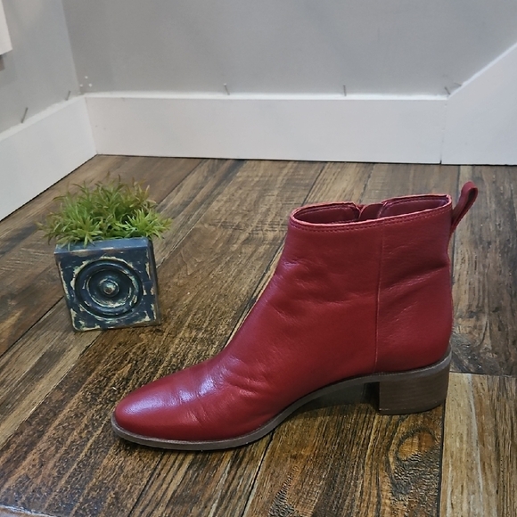 Copper Key Women's Crimson Red Leather Ankle Booties‎ (Made In Brazil) Size 7 - Picture 9 of 12